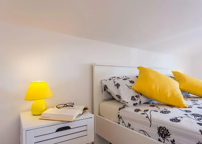 Deni Apartment *