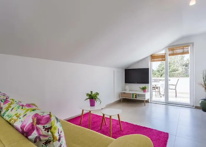 Deni Apartment
