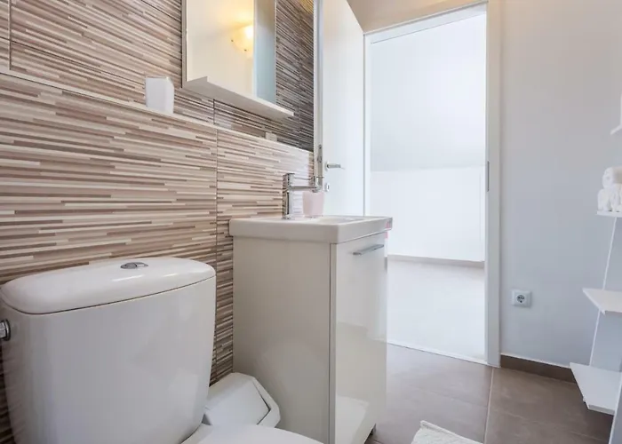 Deni Apartment *
