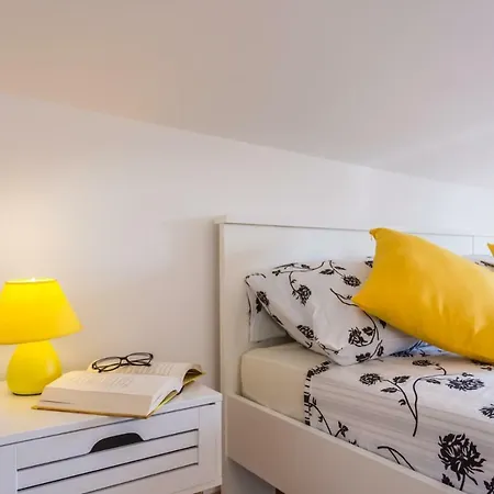 Deni Apartment *