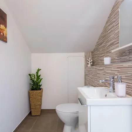 Deni Apartamento Krk Town